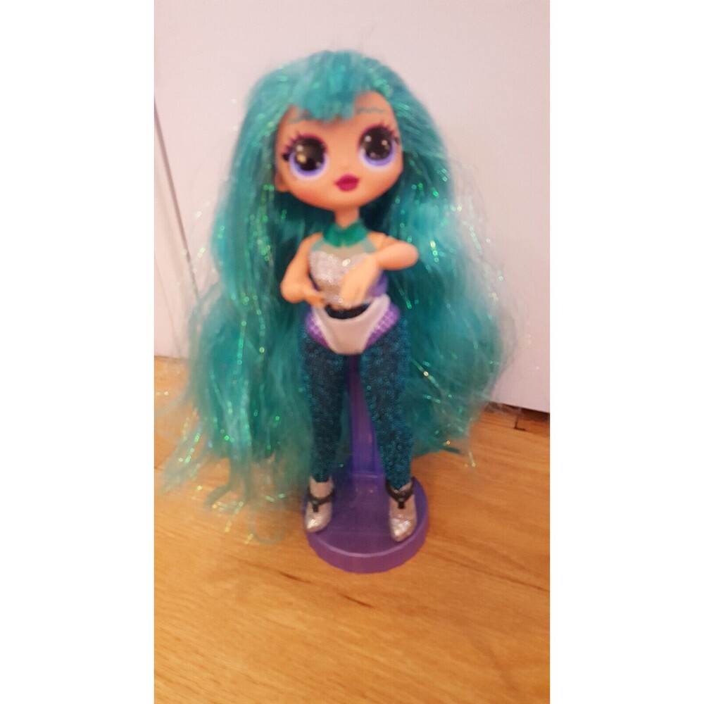 LOL Surprise OMG Winter Disco COSMIC NOVA 9" Fashion Doll MGA Entertainment - Picture 1 of 9